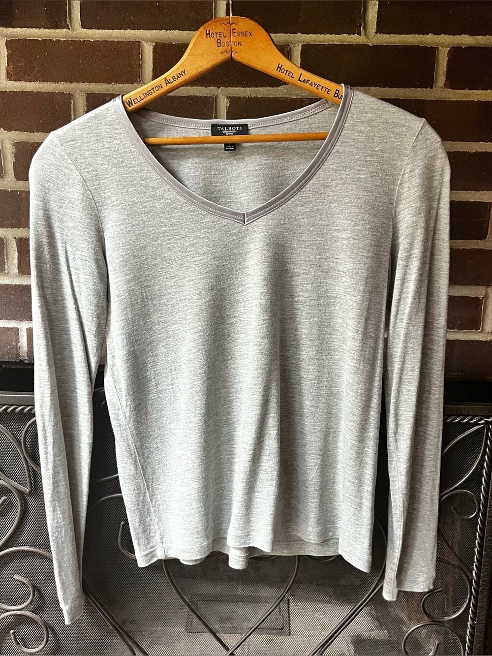 Talbots petites v-neck t-shirt